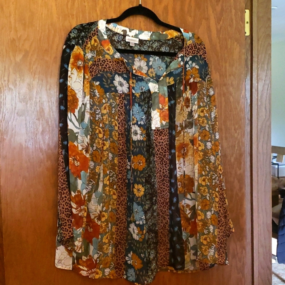 Avenue blouse. Never worn. 22/24